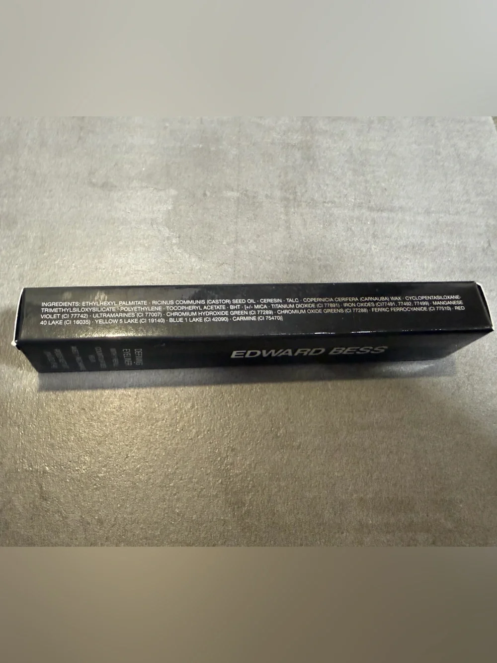 Deep Black Defining Eyeliner - Black